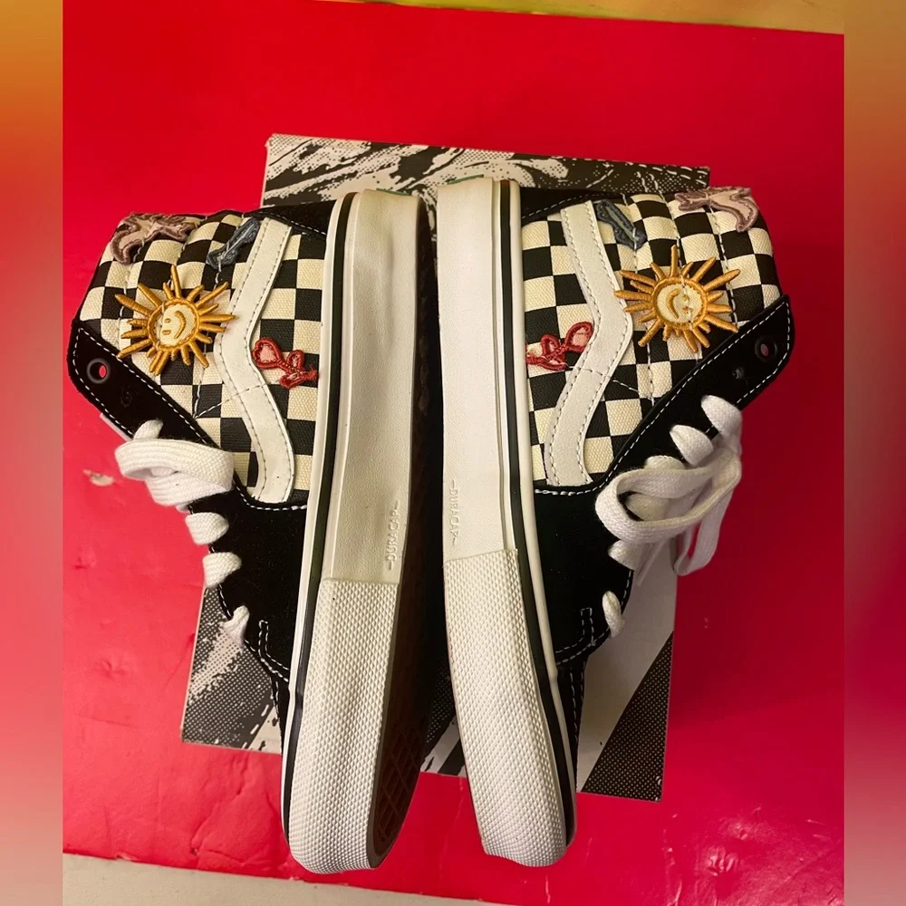 Vans skate sk8-Hi  skate is tan checkerboard VNOA5FCC89C size 4.0 M for boy - Picture 3 of 12